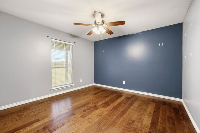 386 Scoggins Road, Tioga, TX 76271