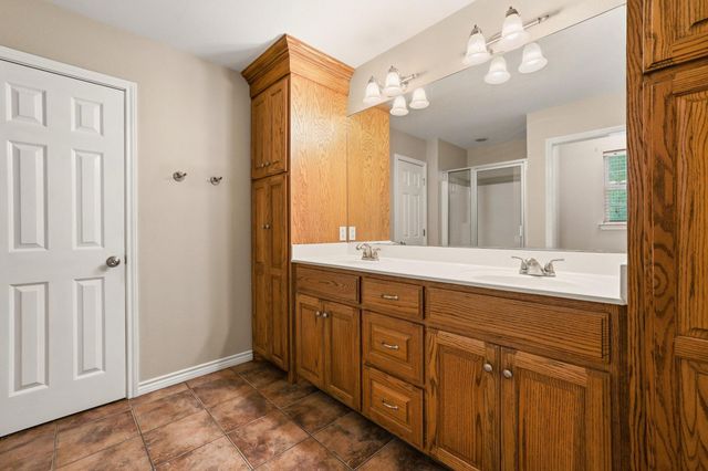 386 Scoggins Road, Tioga, TX 76271