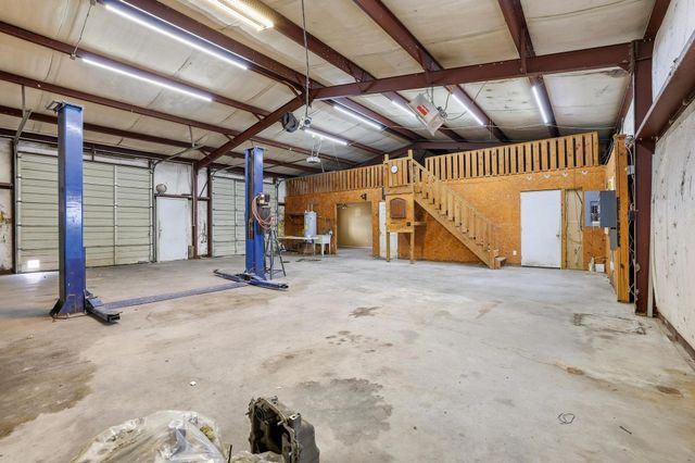 386 Scoggins Road, Tioga, TX 76271