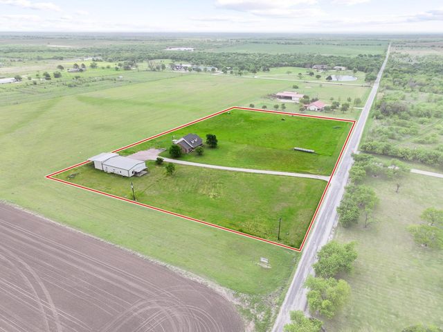 386 Scoggins Road, Tioga, TX 76271
