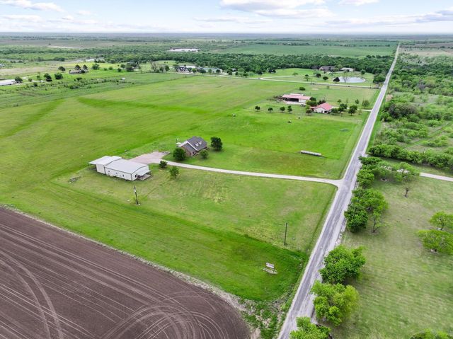 386 Scoggins Road, Tioga, TX 76271