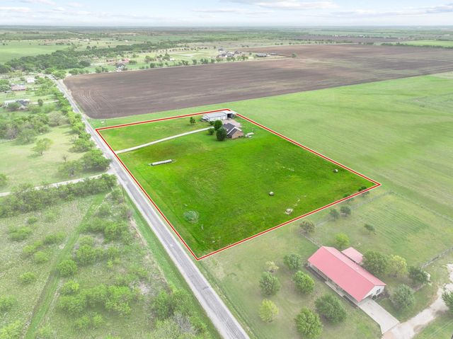 386 Scoggins Road, Tioga, TX 76271