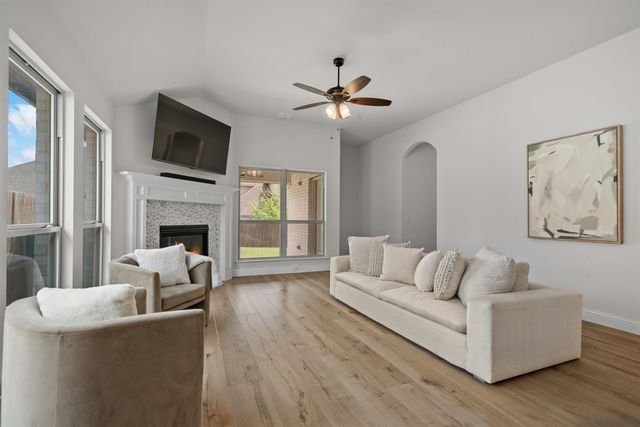 9201 Amistad Lane, Denton, TX 76226