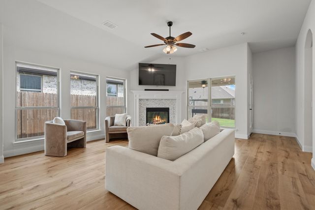 9201 Amistad Lane, Denton, TX 76226