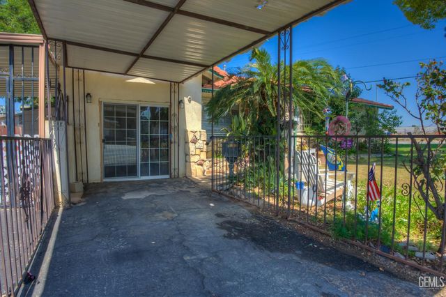 3114 Shelly Lane, Bakersfield, CA 93306