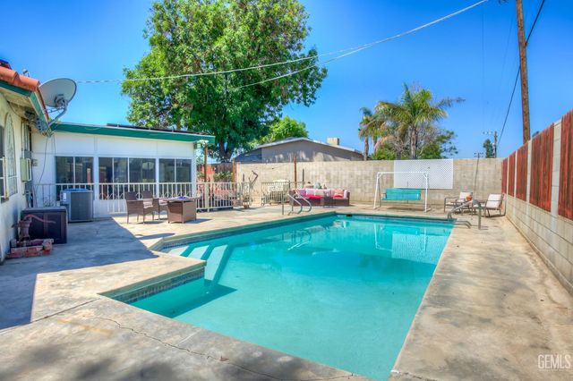 3114 Shelly Lane, Bakersfield, CA 93306