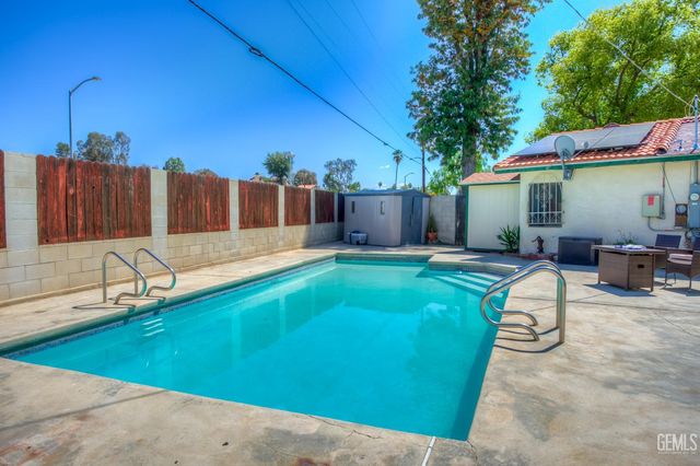 3114 Shelly Lane, Bakersfield, CA 93306