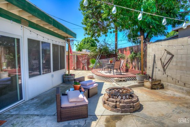3114 Shelly Lane, Bakersfield, CA 93306
