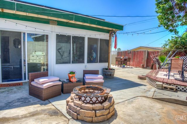 3114 Shelly Lane, Bakersfield, CA 93306