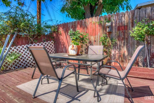 3114 Shelly Lane, Bakersfield, CA 93306