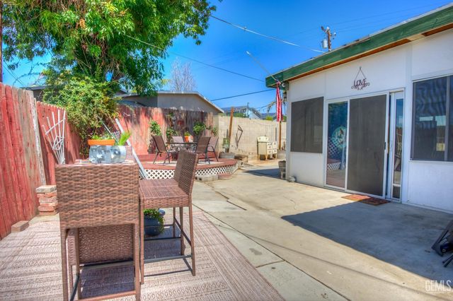 3114 Shelly Lane, Bakersfield, CA 93306