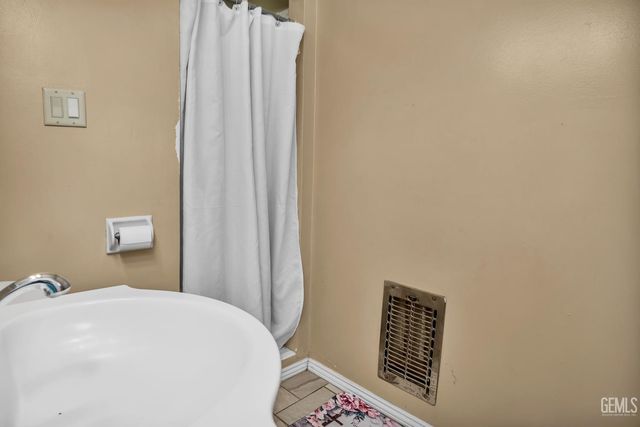 3114 Shelly Lane, Bakersfield, CA 93306
