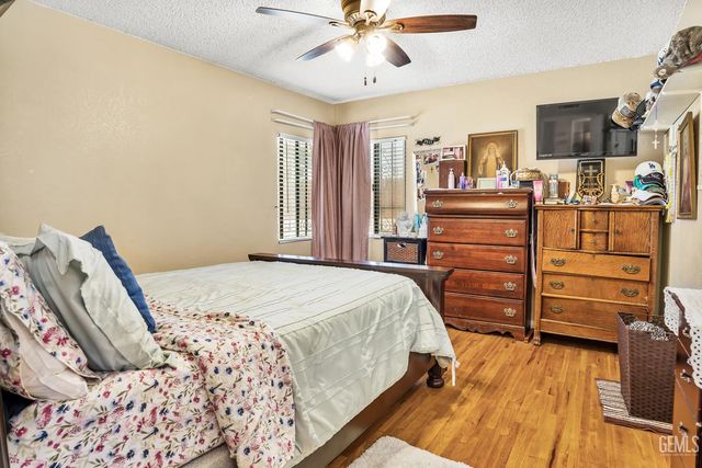 3114 Shelly Lane, Bakersfield, CA 93306