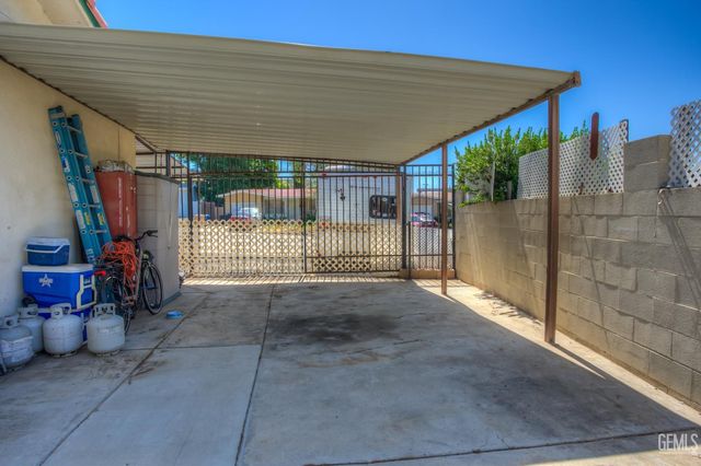 3114 Shelly Lane, Bakersfield, CA 93306