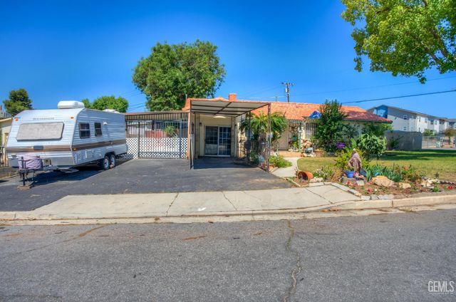3114 Shelly Lane, Bakersfield, CA 93306