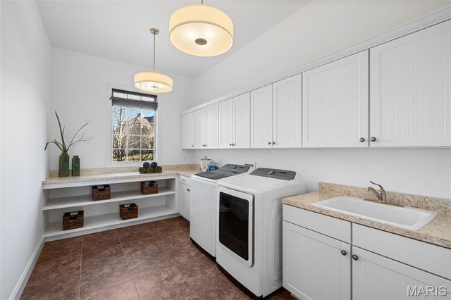 1401 Fox Hill Farms Court, Chesterfield, MO 63005