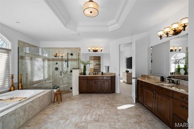 1401 Fox Hill Farms Court, Chesterfield, MO 63005