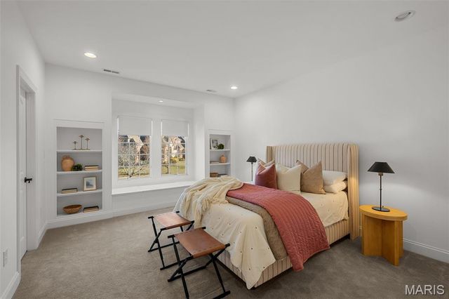 1401 Fox Hill Farms Court, Chesterfield, MO 63005