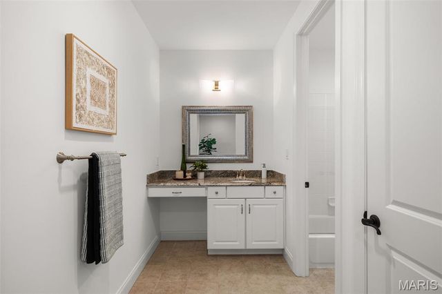 1401 Fox Hill Farms Court, Chesterfield, MO 63005