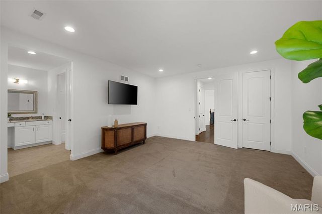 1401 Fox Hill Farms Court, Chesterfield, MO 63005