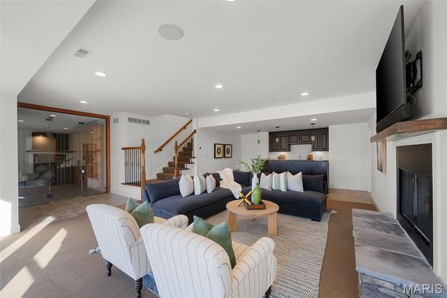 1401 Fox Hill Farms Court, Chesterfield, MO 63005