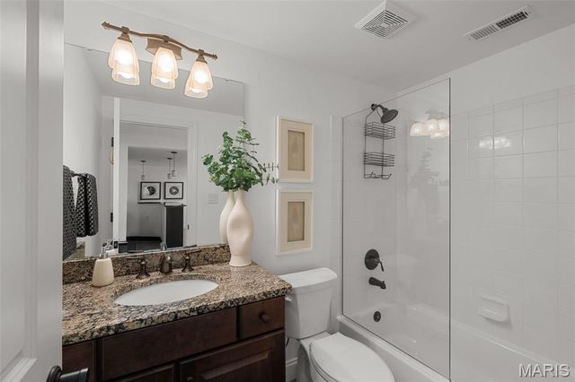 1401 Fox Hill Farms Court, Chesterfield, MO 63005