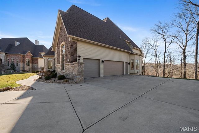 1401 Fox Hill Farms Court, Chesterfield, MO 63005