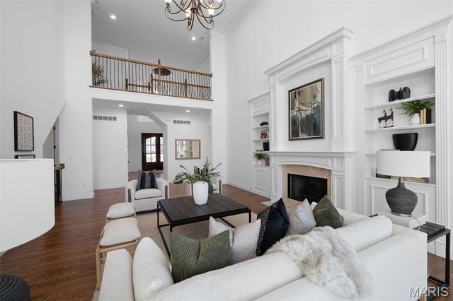 1401 Fox Hill Farms Court, Chesterfield, MO 63005