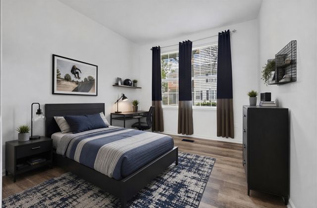 736 Woodewind Drive, Naperville, IL 60563