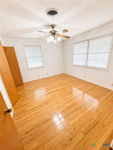 2305 Birdcreek Drive, Temple, TX 76502