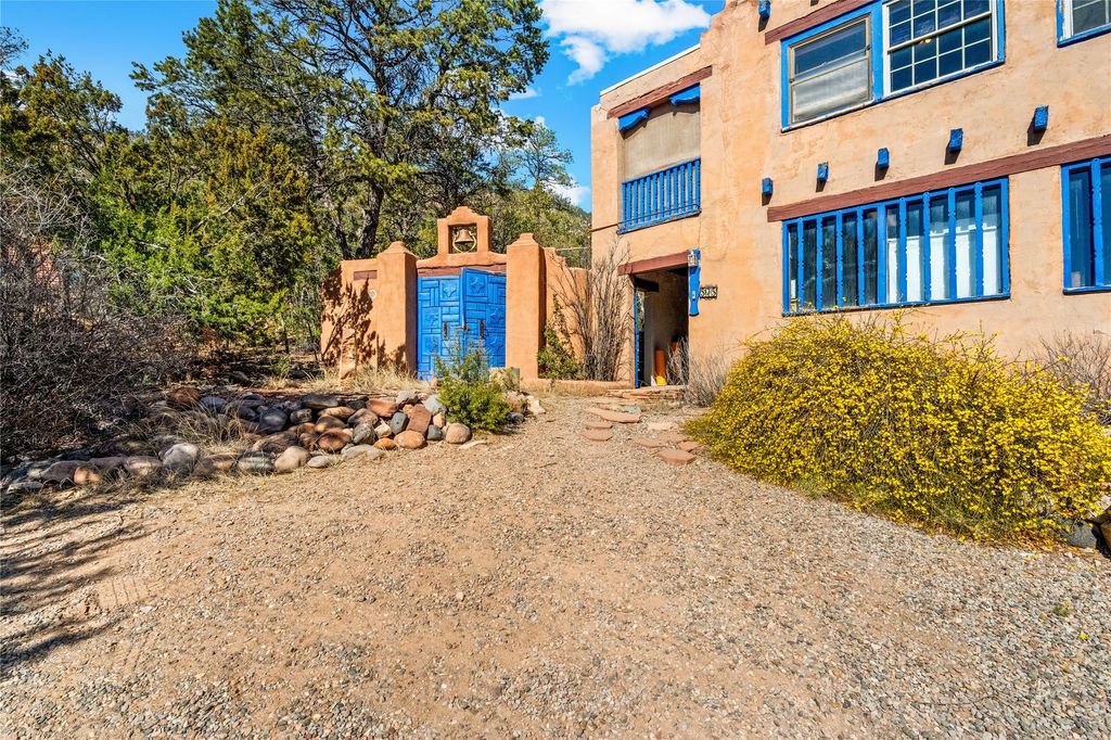 Image 2 of property listing at 575 Redondo, Jemez Springs, NM 87025