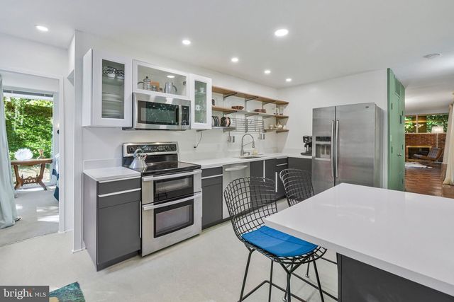 2313 GLASGOW RD, Alexandria, VA 22307