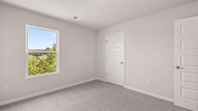 100 White Spruce Way, Newnan, GA 30265
