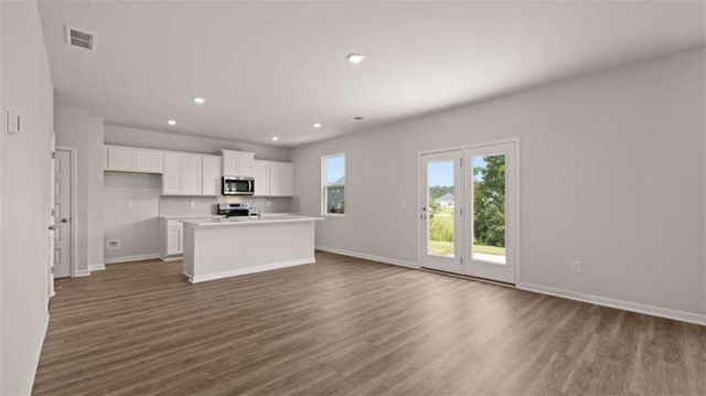 100 White Spruce Way, Newnan, GA 30265