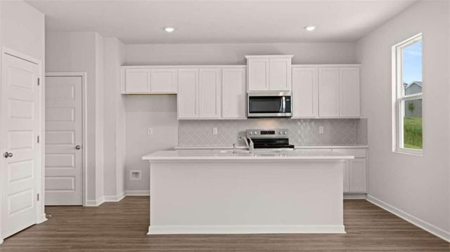 100 White Spruce Way, Newnan, GA 30265