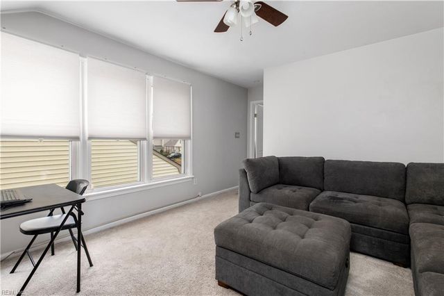 828 Hardwood DR, Chesapeake, VA 23320