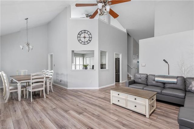 828 Hardwood DR, Chesapeake, VA 23320