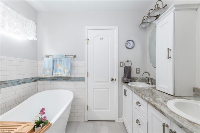 828 Hardwood DR, Chesapeake, VA 23320