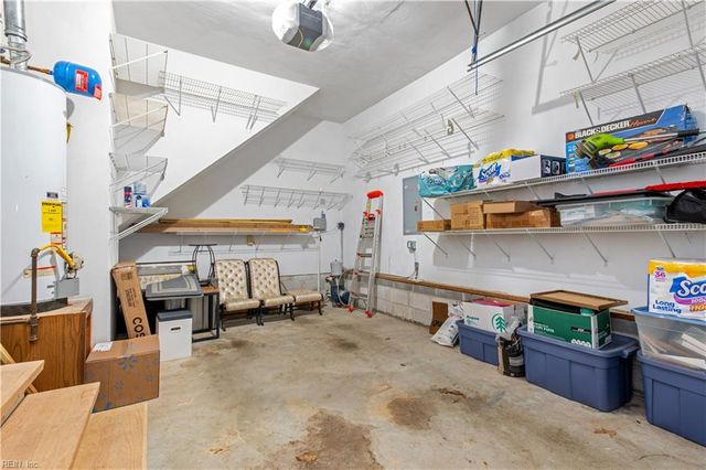 828 Hardwood DR, Chesapeake, VA 23320