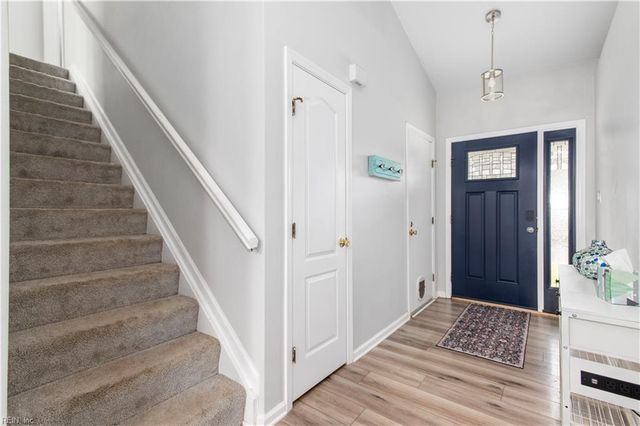 828 Hardwood DR, Chesapeake, VA 23320