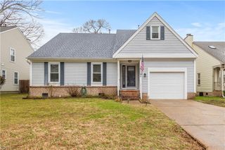 828 Hardwood DR, Chesapeake, VA 23320