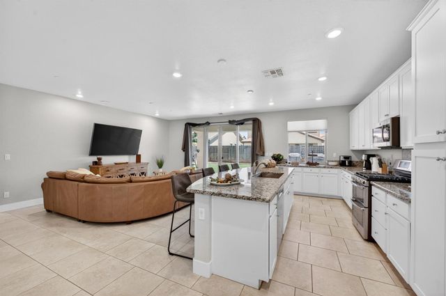 3751 EDINGTON Dr, Rancho Cordova, CA 95742