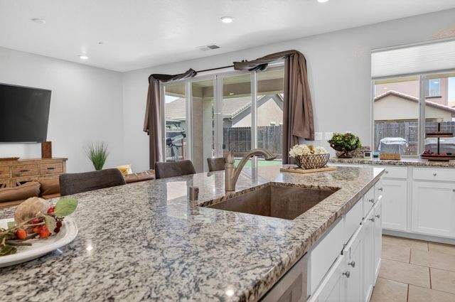 3751 EDINGTON Dr, Rancho Cordova, CA 95742