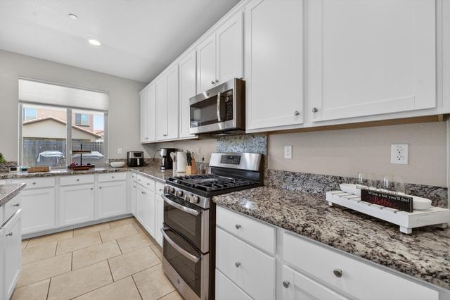 3751 EDINGTON Dr, Rancho Cordova, CA 95742