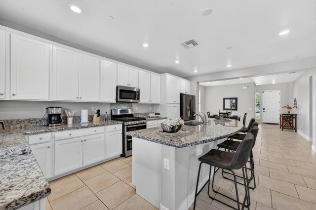 3751 EDINGTON Dr, Rancho Cordova, CA 95742