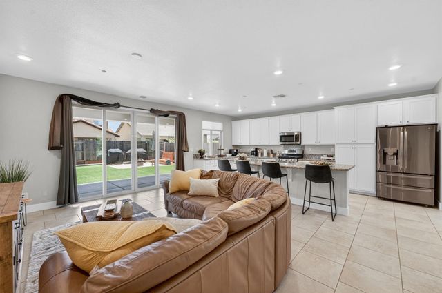 3751 EDINGTON Dr, Rancho Cordova, CA 95742
