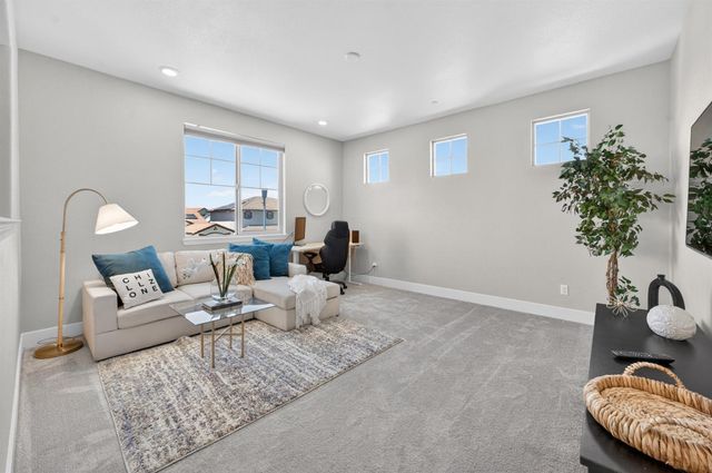 3751 EDINGTON Dr, Rancho Cordova, CA 95742