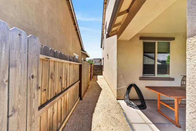 3751 EDINGTON Dr, Rancho Cordova, CA 95742