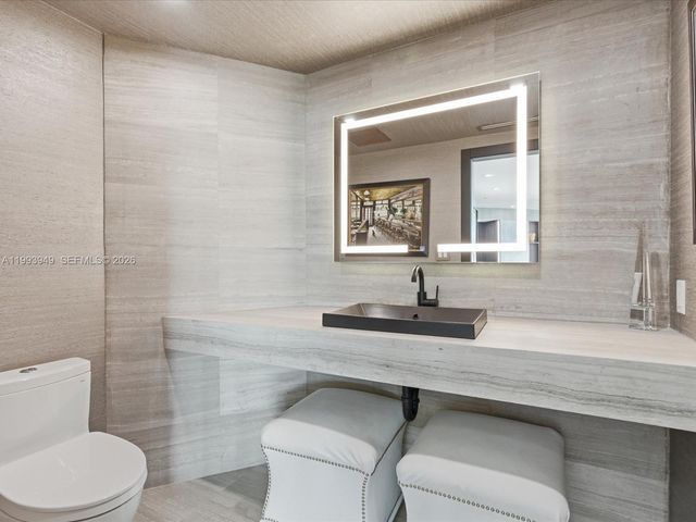 19955 NE 38th Ct 1205, Aventura, FL 33180