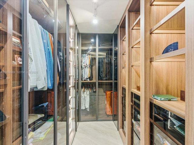 19955 NE 38th Ct 1205, Aventura, FL 33180